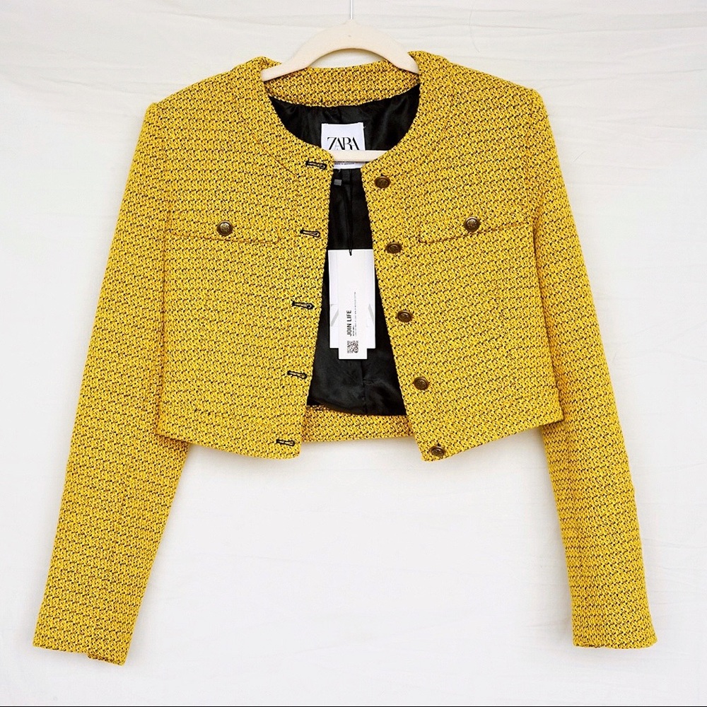 TRENDY NWT ZARA BOUCLÈ CROPPED JACKET! Size SMALL